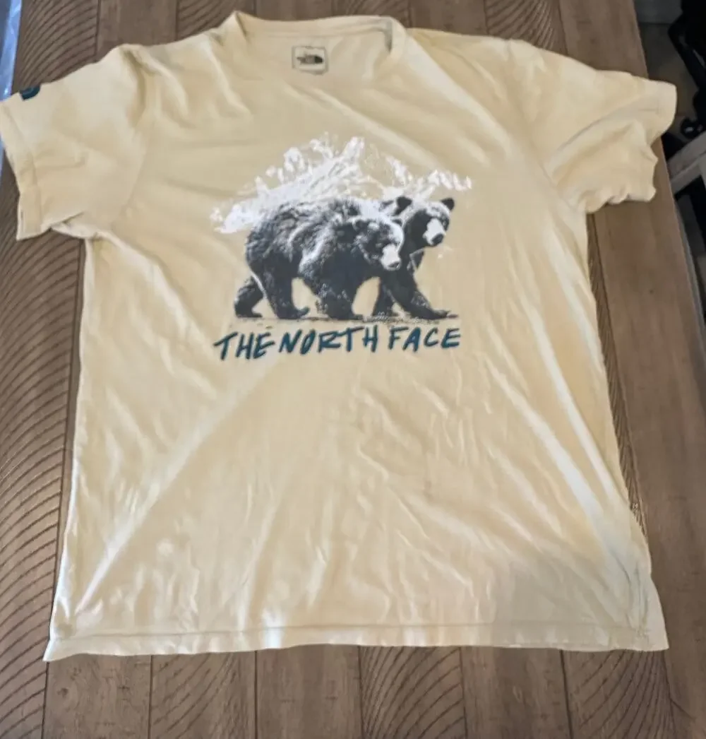 The North Face Graphic T-Shirt Men's Large Yellow Bear Mountain SS Cotton